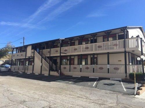 Jim Butler Inn & Suites Тонопа Номер фото